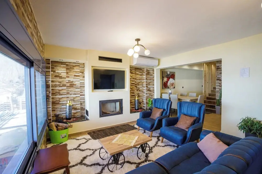 Maritinas Stone House & Apartment On The Beach