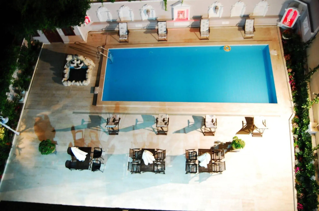 Triana Hotel