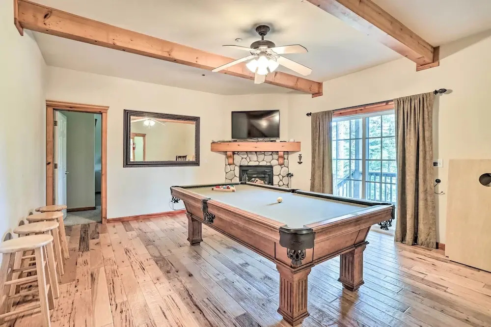 Spacious Lake Arrowhead Home w/ Putting Green