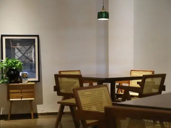 Yo So Hotel (Haikou East High Speed Railway Station Fruit Market)