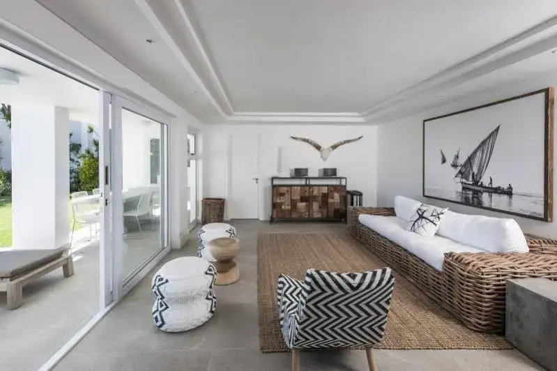Sandpiper House: Stunning Ocean Views, Heated Pool & Large Garden