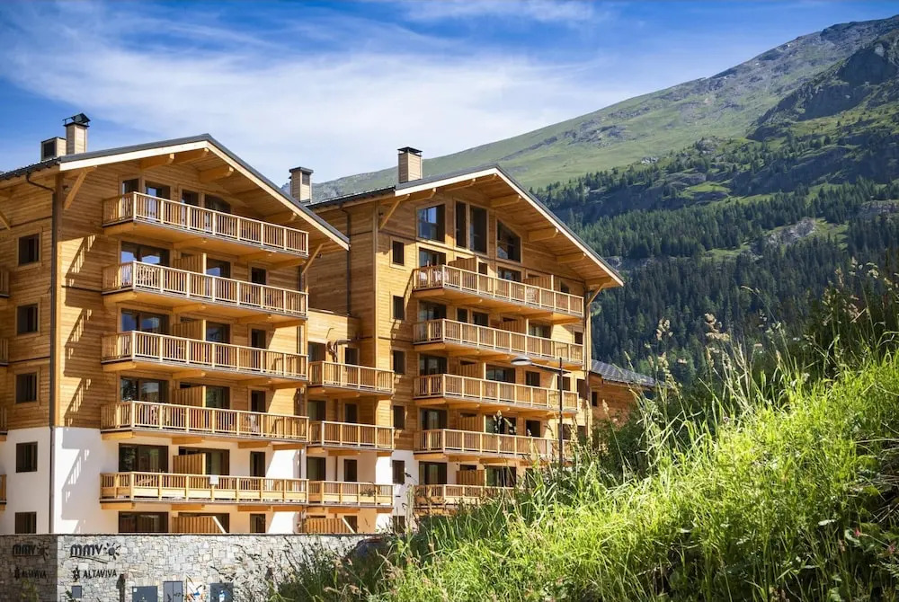 Apartment in Tignes With Slope Access & Spa