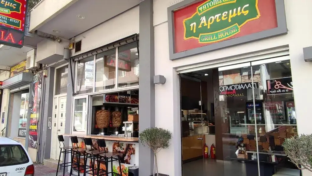 Beautiful Choice - near Athens airport - 50m from the sea - IQ+