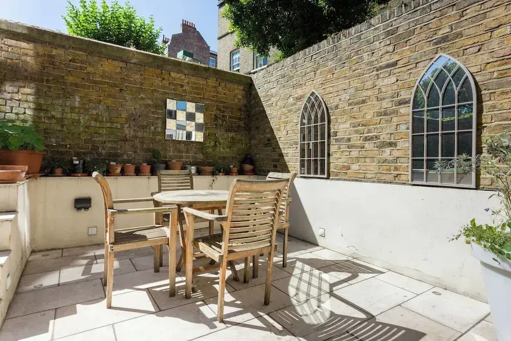 Holland Park Avenue VII by Onefinestay