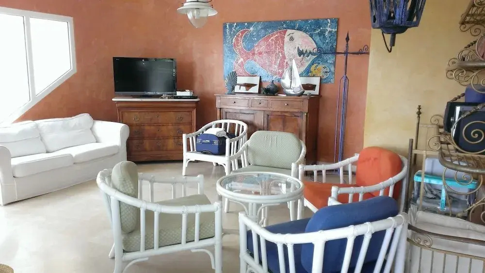 Cannes-SuperCannes-GolfeJuan--VILLA ALAMP--Vue mer exceptionnelle méditerranée et Cap dAntibes--4 à 6 chambres--6 SDB--7 WC--Piscine sans vis à vis--Superbe rooftop panoramique--Terrasses--Cuisine américaine--Grand Living 100m2--Courts séjours possibles