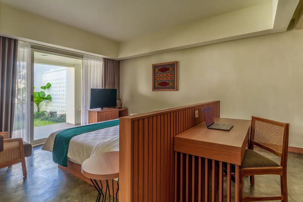 Ayom Suite
