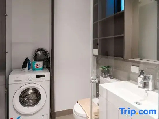 Modern Hawthorn 1BR Walk to Cafes & Transport