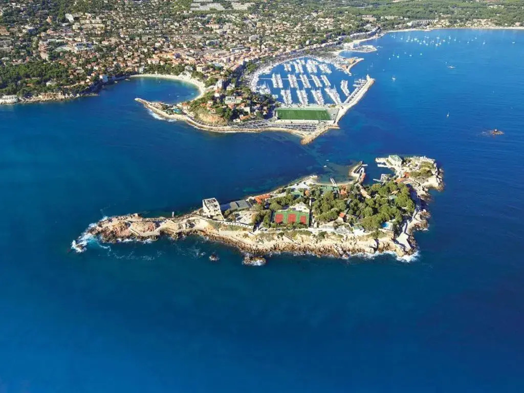 VUE MER 3 mn A PIED DE LA PLAGE LUMINEUX ET MODERNE