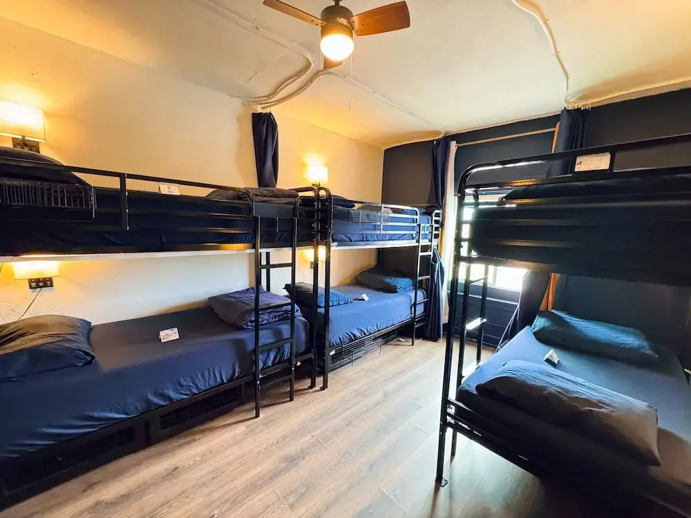 ITH San Diego Mission Beach Backpacker Hostel