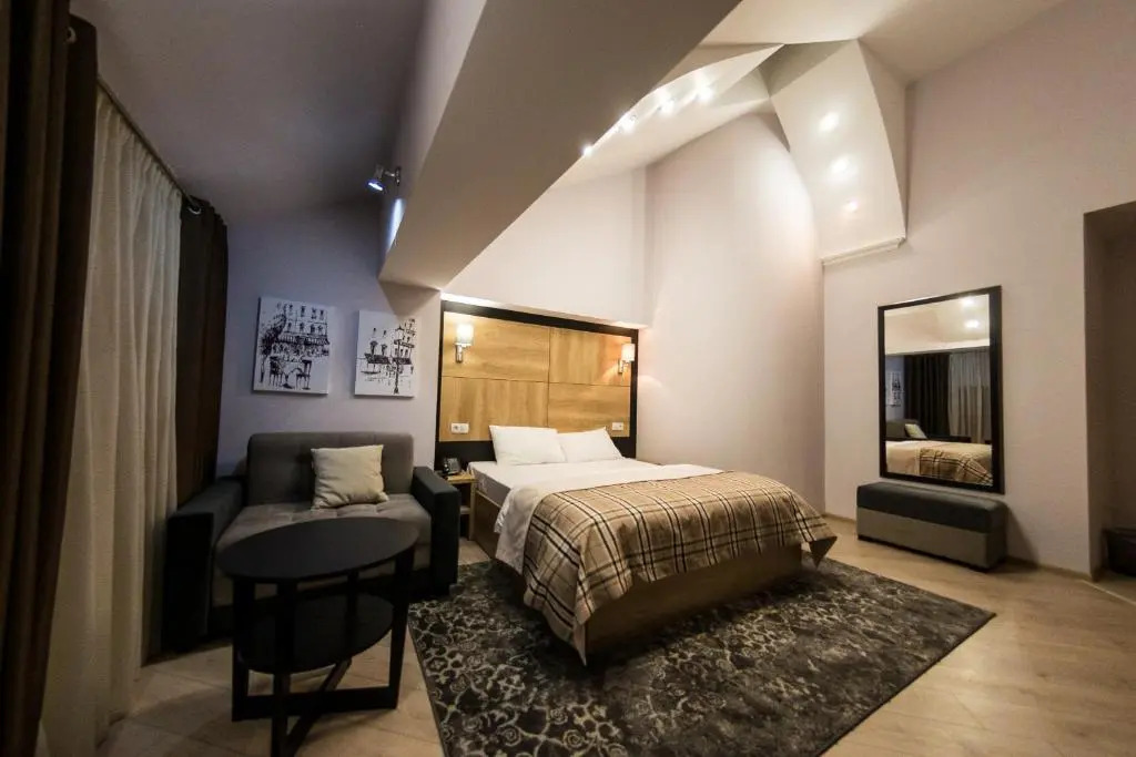 Mon Ami Villa