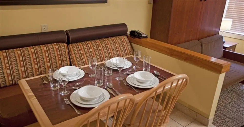 Mountain Side Hotel Whistler by Executive