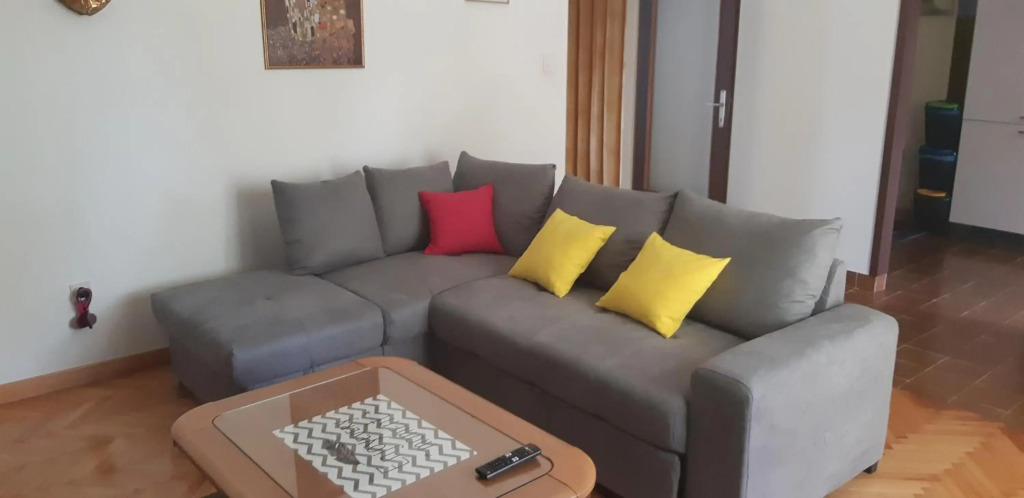 Apartment near centar for 2+1 at Pula, with garden and free parking