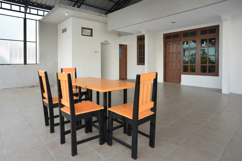 OYO 745 Griya Jasmine Syariah