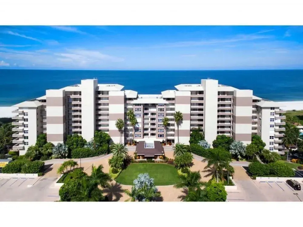 Beachfront Condo With 180-degree Views and Pool