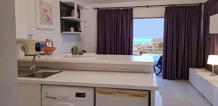 Lovely apartment with pool and sea views 770
