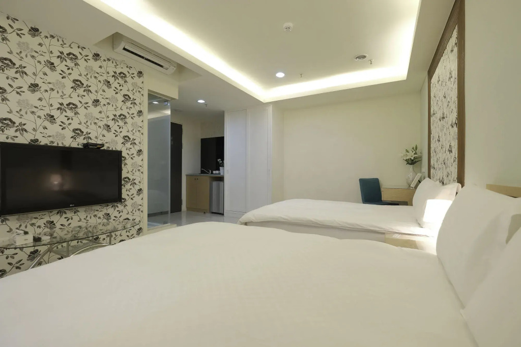 LJ Hotel