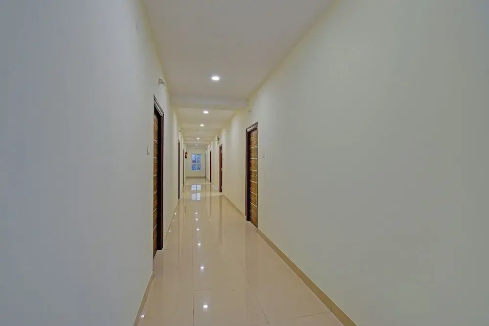 Fabhotel Garapati Grand