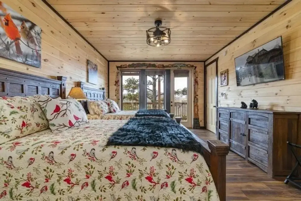 Cabin Fever - 2 Bedrooms, 2 Baths, Sleeps 8 2 Cabin by RedAwning