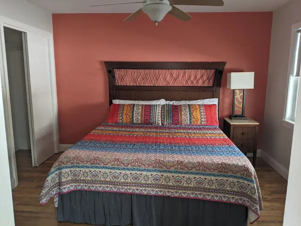 Riverboat Inn & Suites