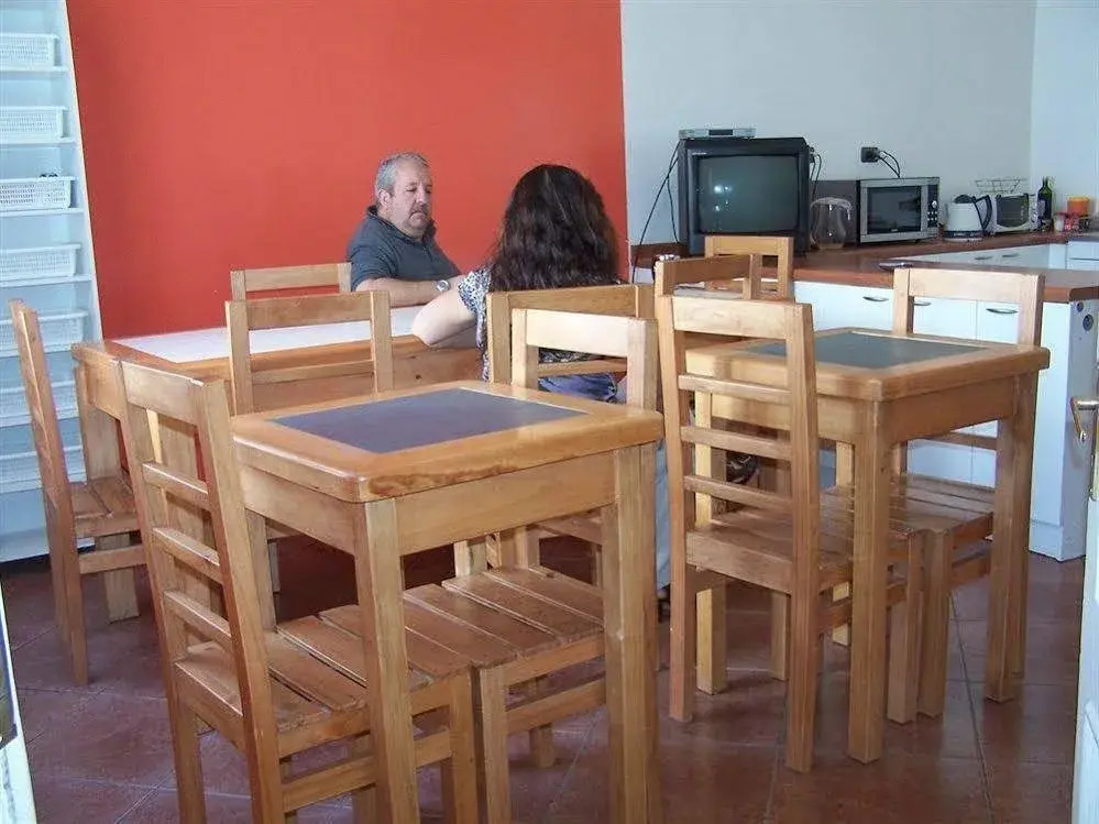 Hostal Irreal - Hostel