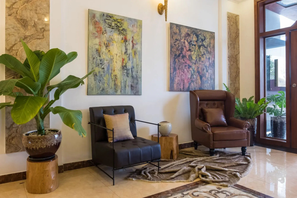 Nou's River Hotel