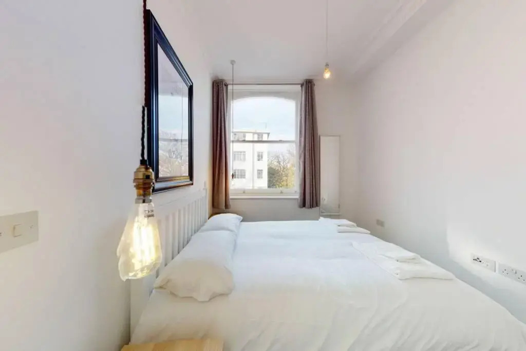 Superb 2 Bed Flat Camden 5 min walktube Station