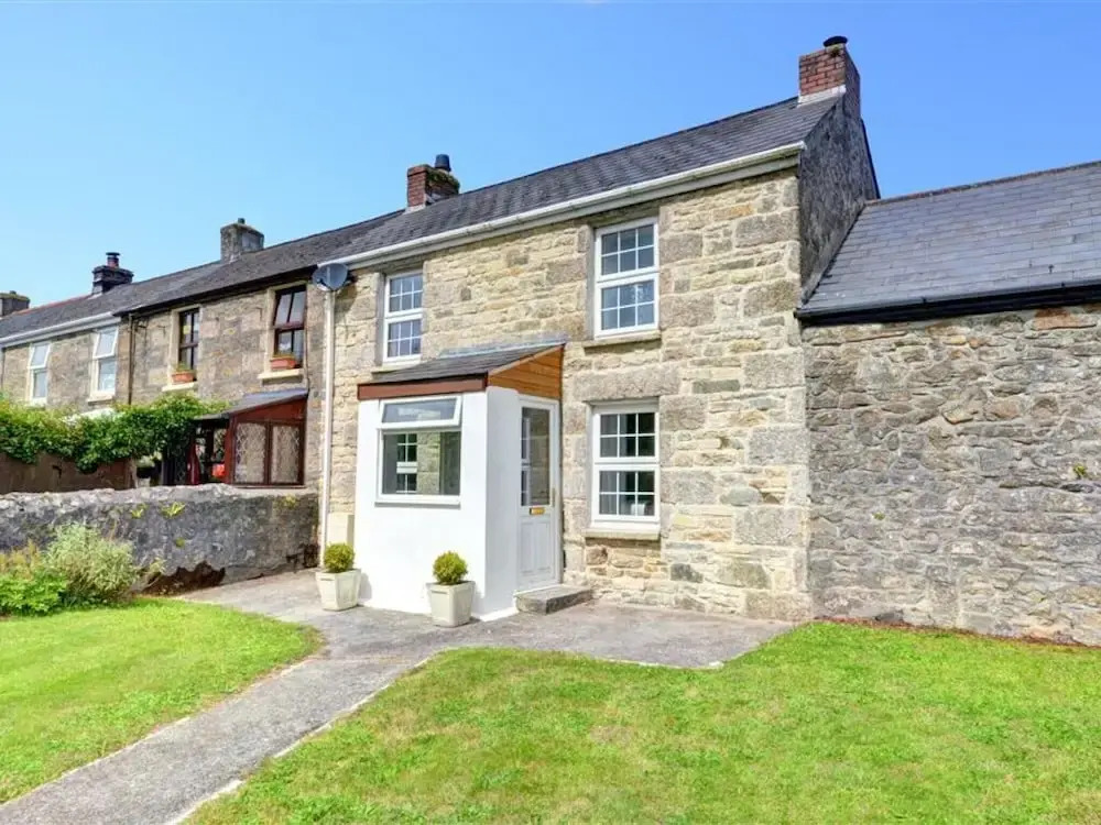 Scenic Holiday Home in Camborne with Green Garden near Coast
