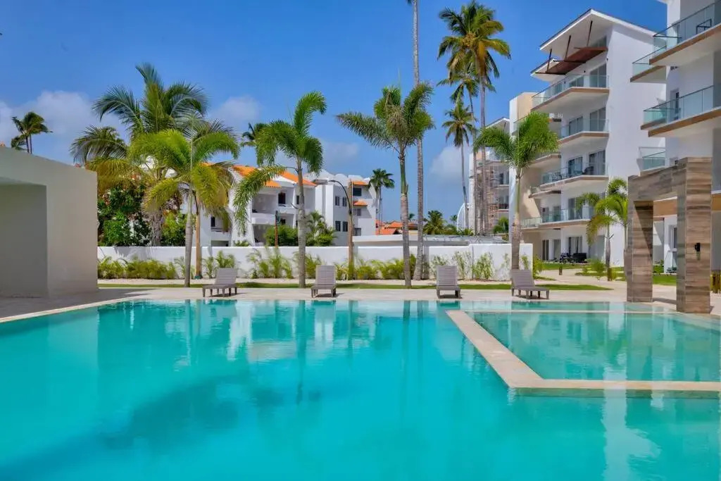 Brand New unit with Beach access & Pool - N C401