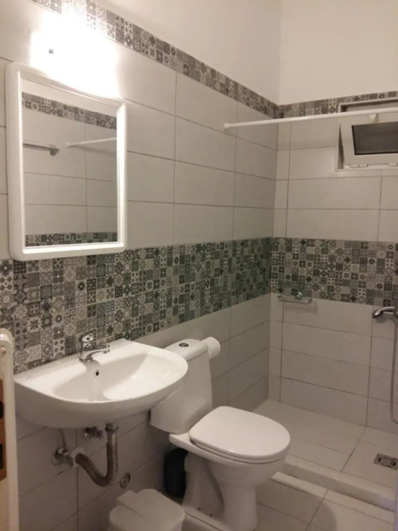 Elenis Rooms