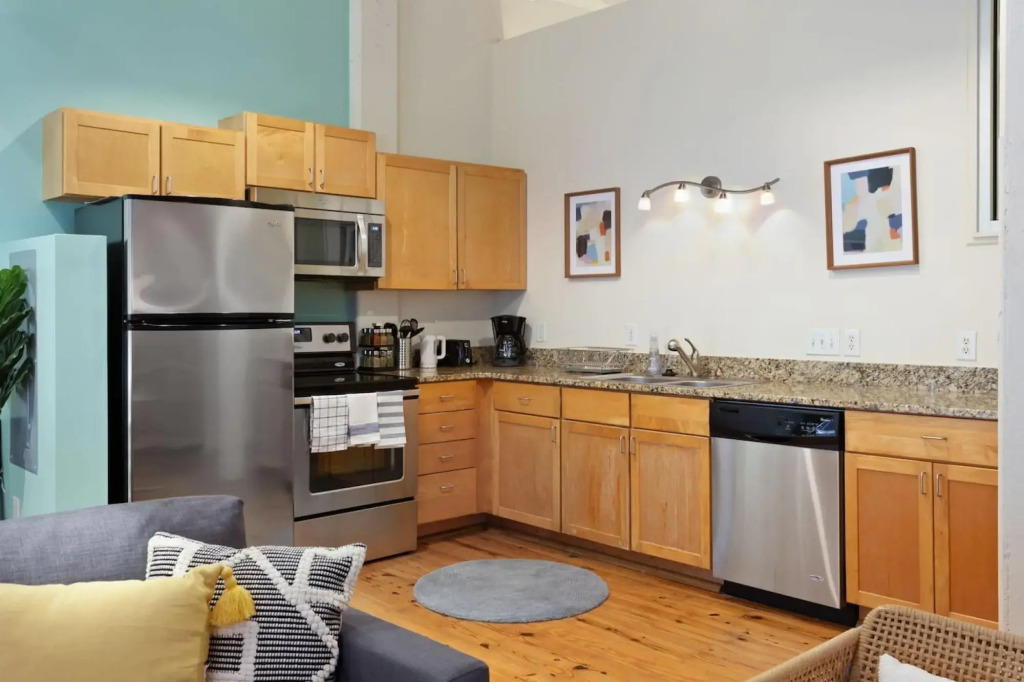 2 Bedroom Hip Apartment, Apple TV, Fast Wifi
