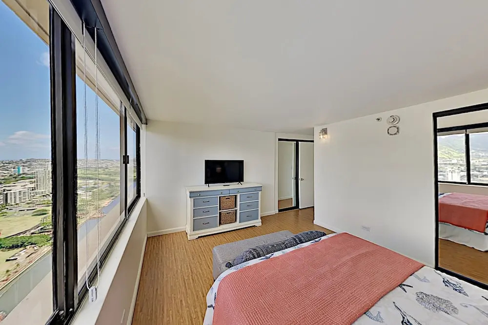 Hawaiian Monarch 203 2 Bedroom Condo by Redawning