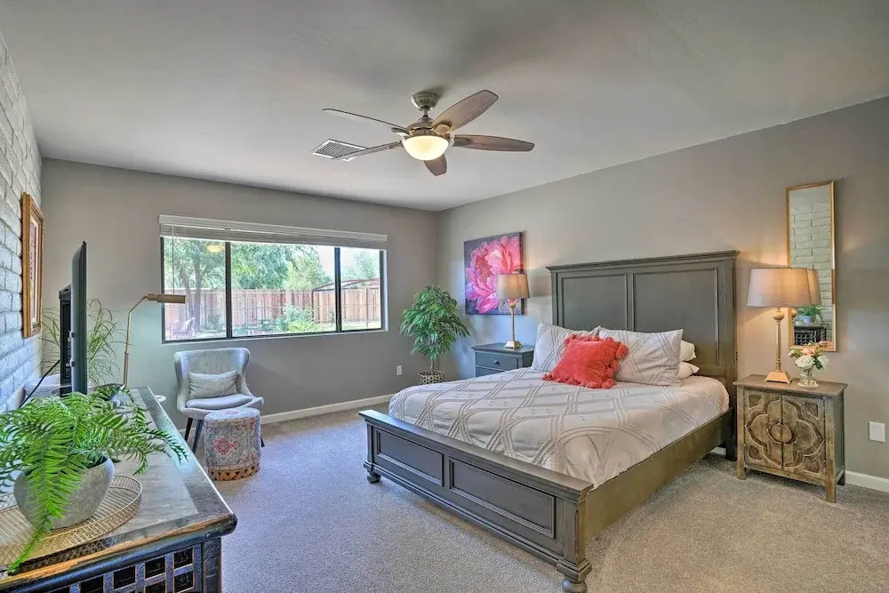 Hot Tub & Spacious Yard: Chino Valley Home!