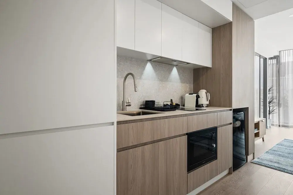 Chic Studio Stay Near Cafes and Coastline