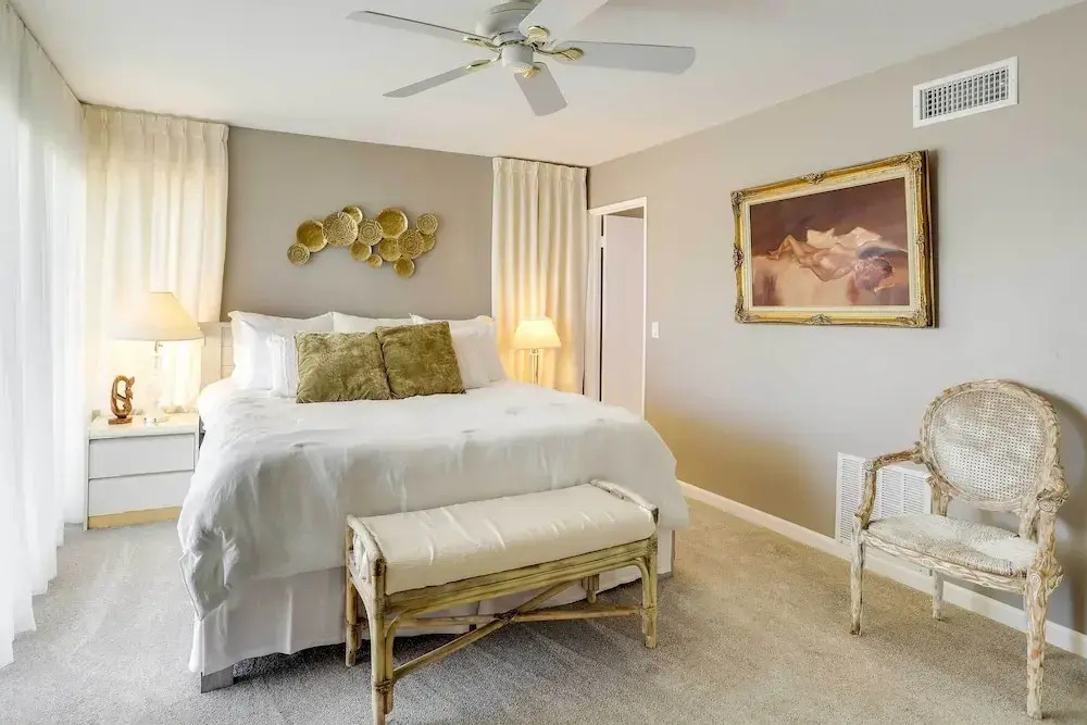 2 Mi to Indian Wells: Palm Desert Home w/ Fire Pit
