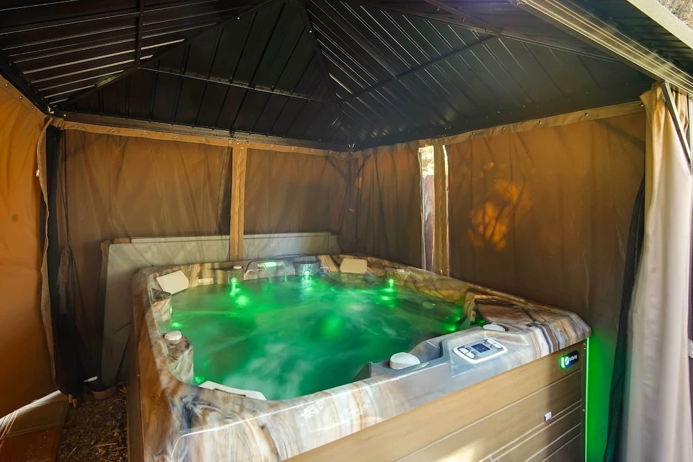 < 3 Mi to Lake: 'goldilodge' Big Bear Lake Cabin