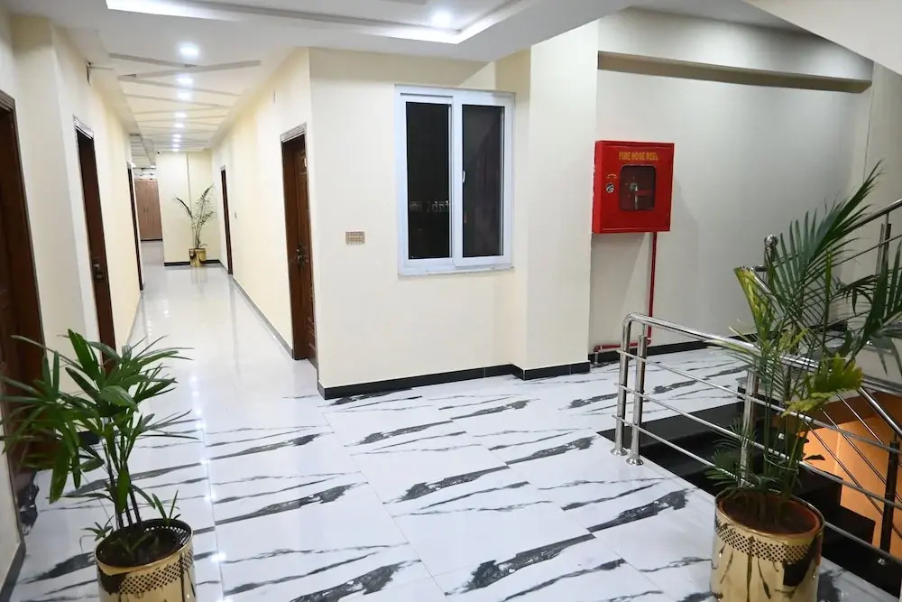 Hotel 99
