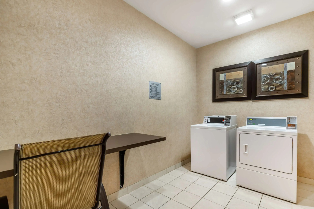 Best Western Plus Lytle Inn and Suites
