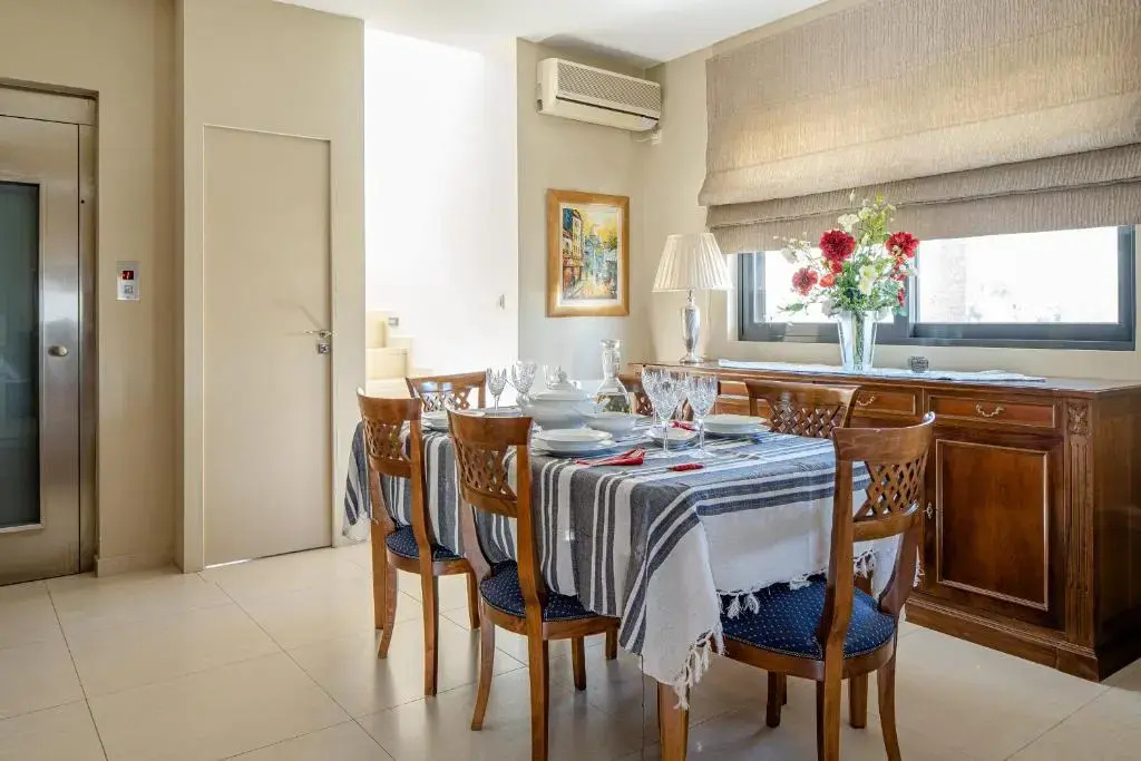 Villa The Palm, Beach & Airport closeby - POOL