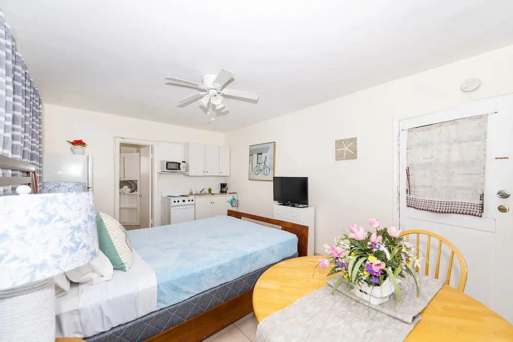 Tropic Isle Hotel & Apartment