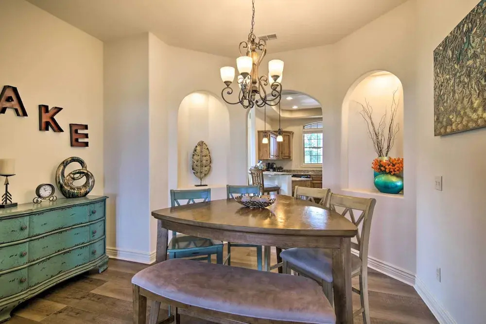 Luxe Mtn-view Condo in Branson w/ Hot Tub Access!