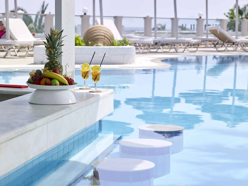 Dimitra Beach Hotel & Suites