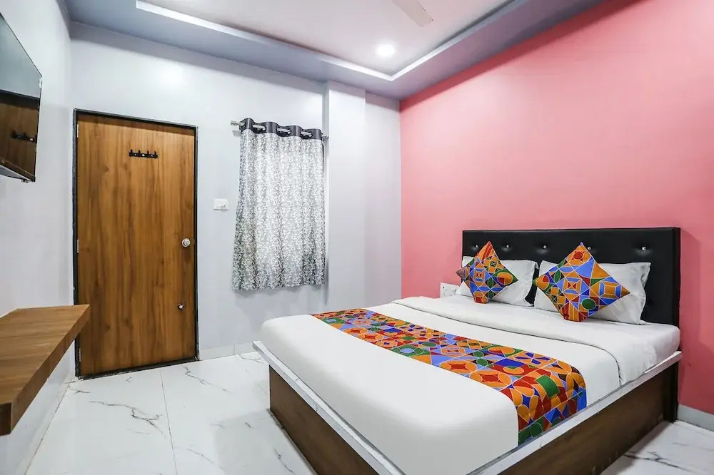 Fabhotel Carnival I