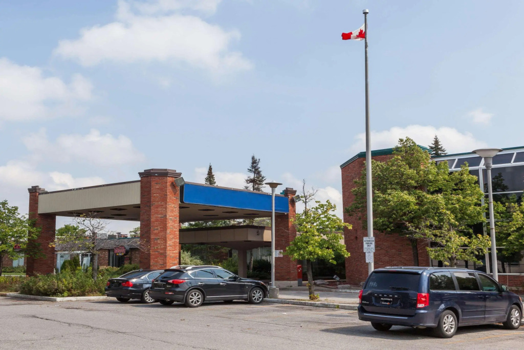 Knights Inn Toronto East