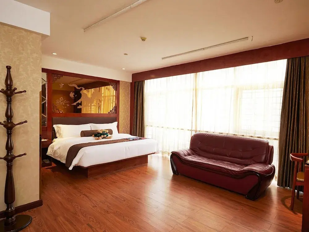 Yucheng Hotel