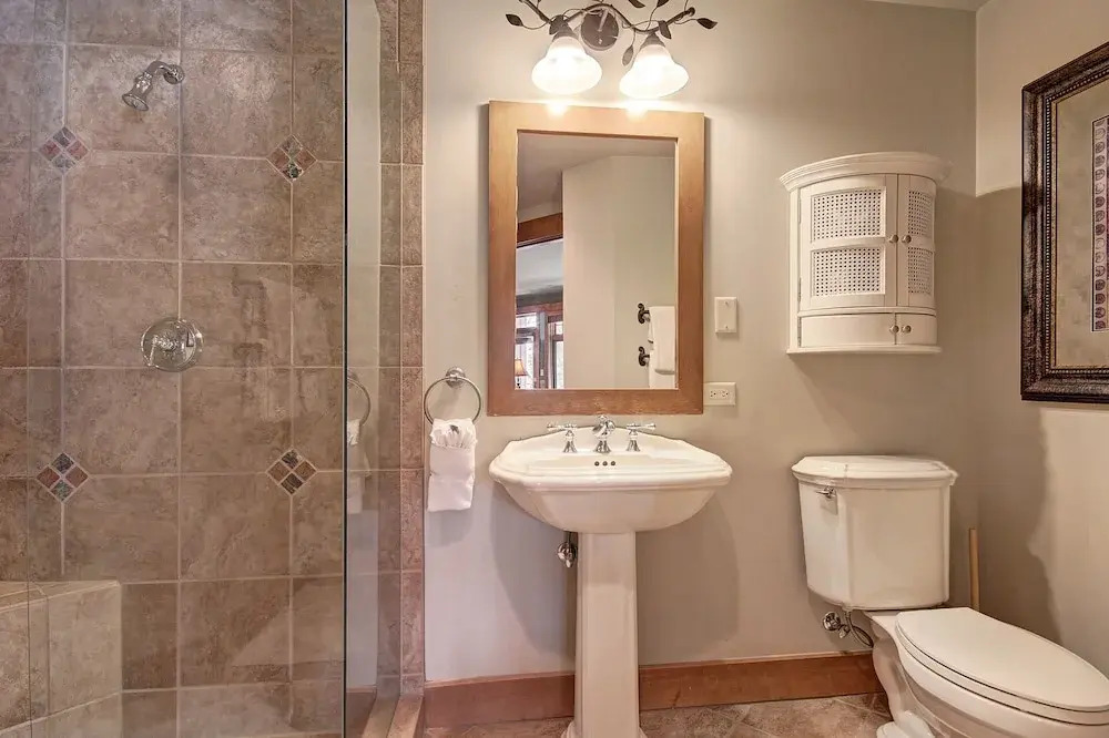 3044 Lone Eagle 2 Bedroom Condo by RedAwning