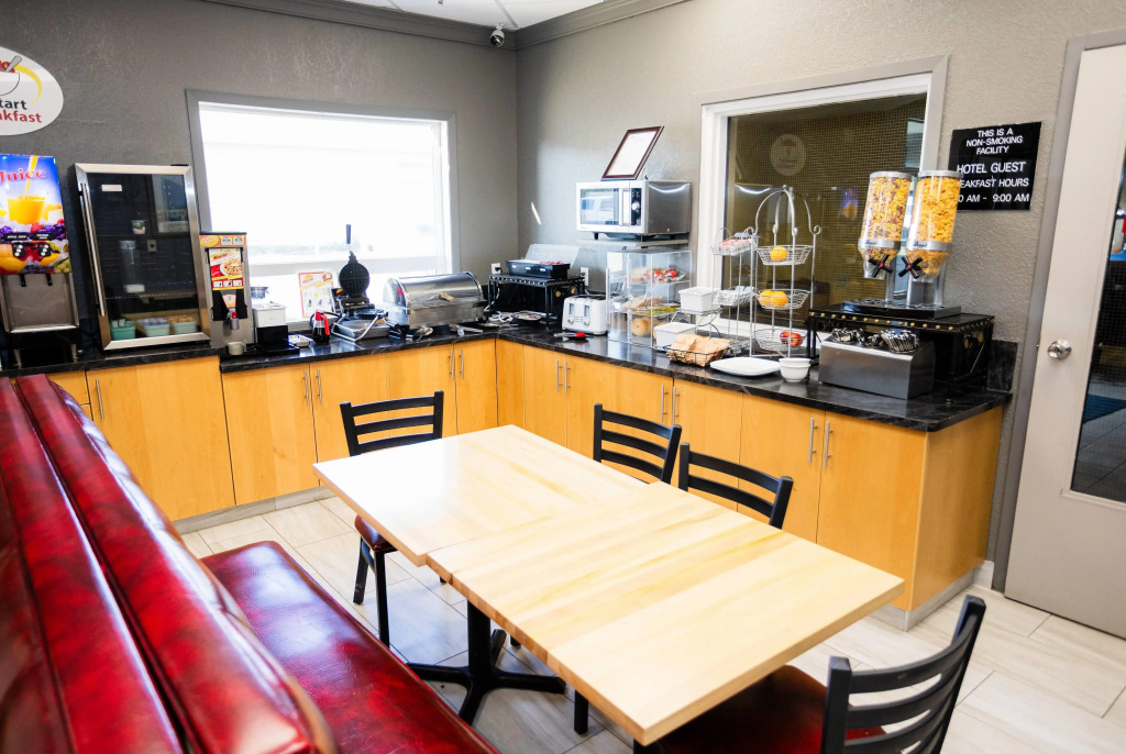 Super 8 by Wyndham Drayton Valley