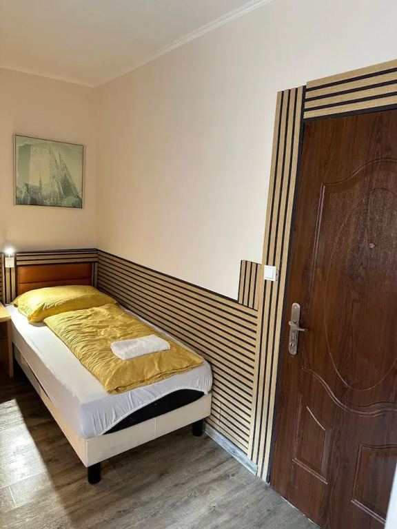 Cesars Motel