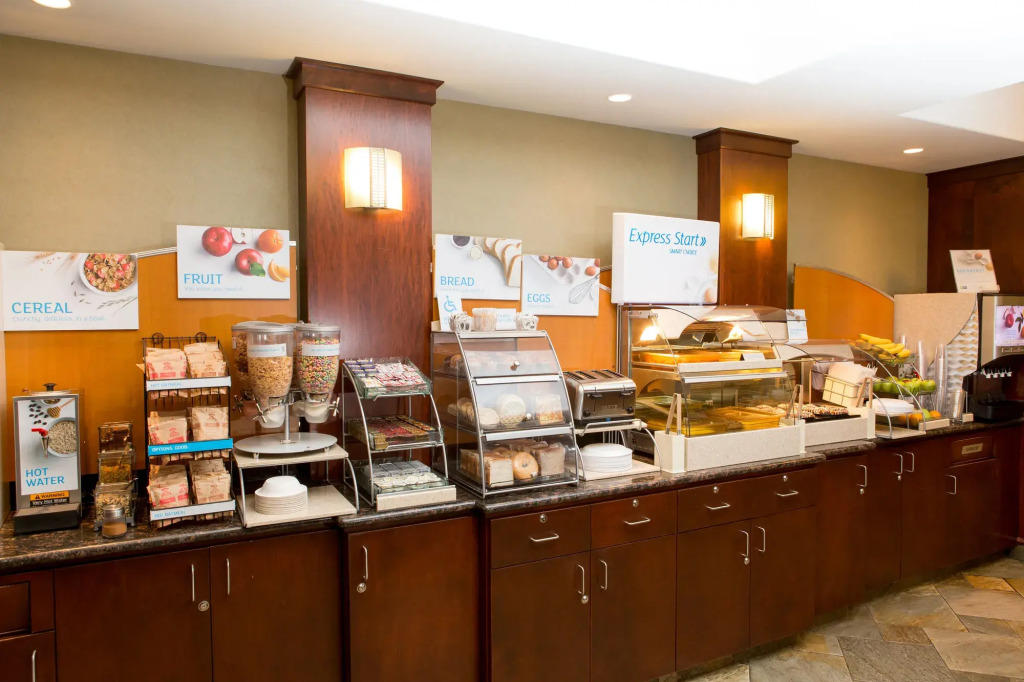 Holiday Inn Express & Suites Drayton Valley by IHG