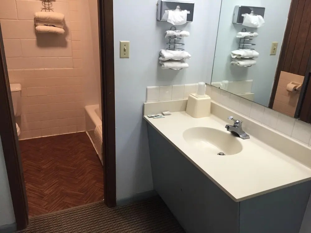 Budget Inn Adair