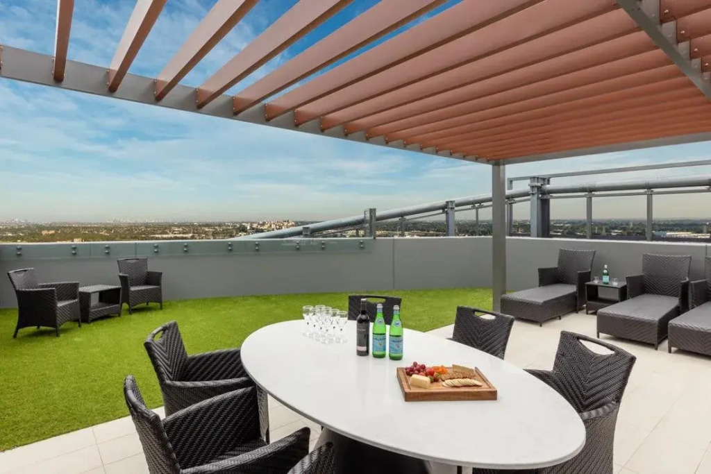 Meriton Suites Carter Street